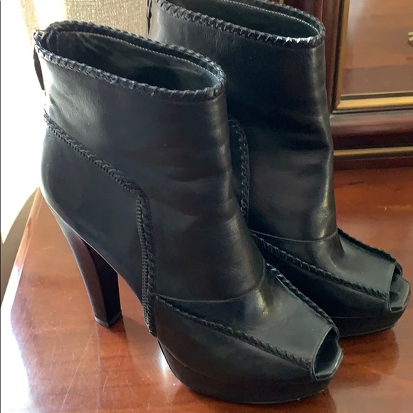 Sexy Nicole Miller Peep toe booties - Picture 2 of 8